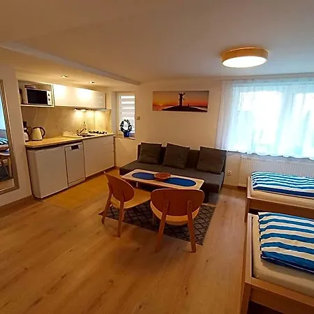 Chatki Saturnina I Деревянный коттедж *